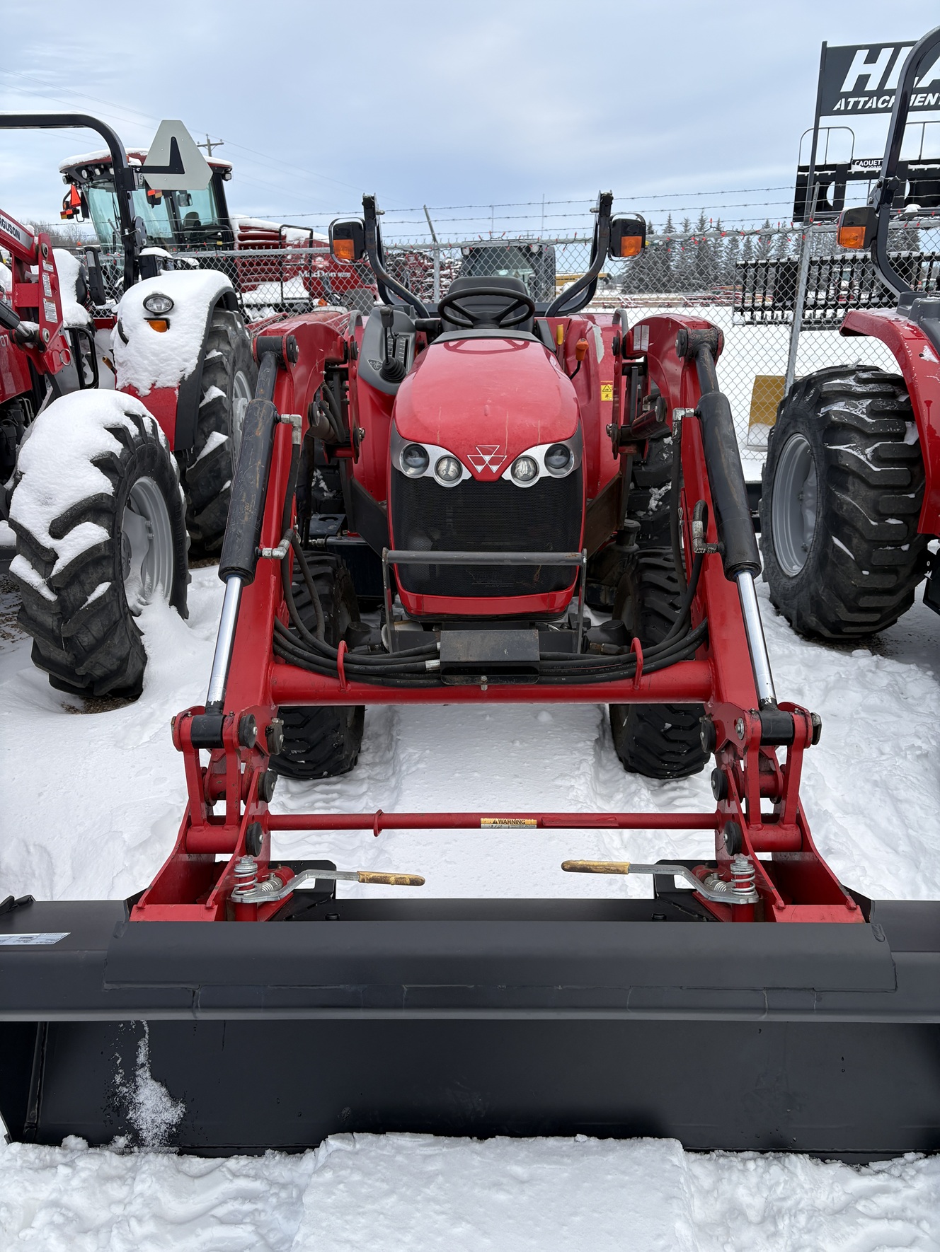 2015 Massey Ferguson 1736 Tractor