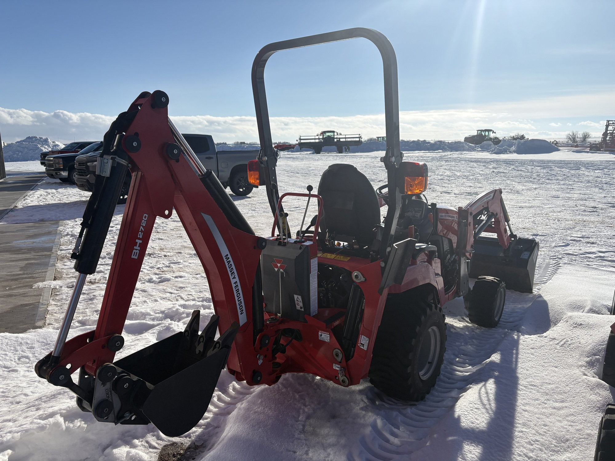 2021 Massey Ferguson GC1723EB Tractor
