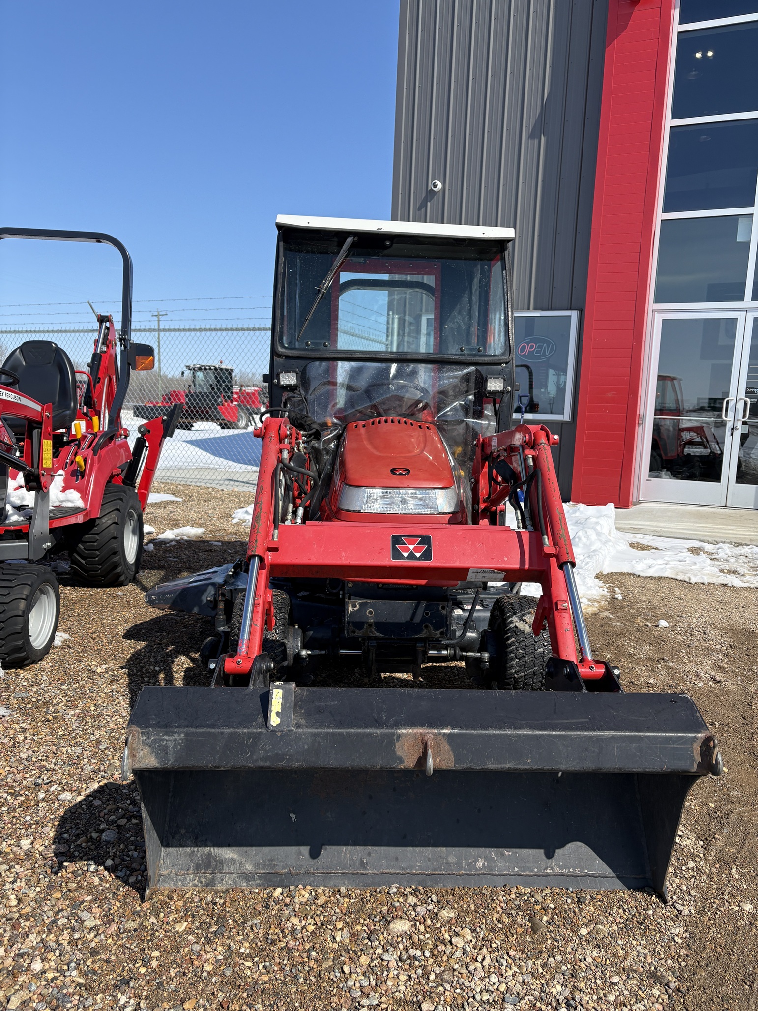 2007 Massey Ferguson GC2300 Tractor