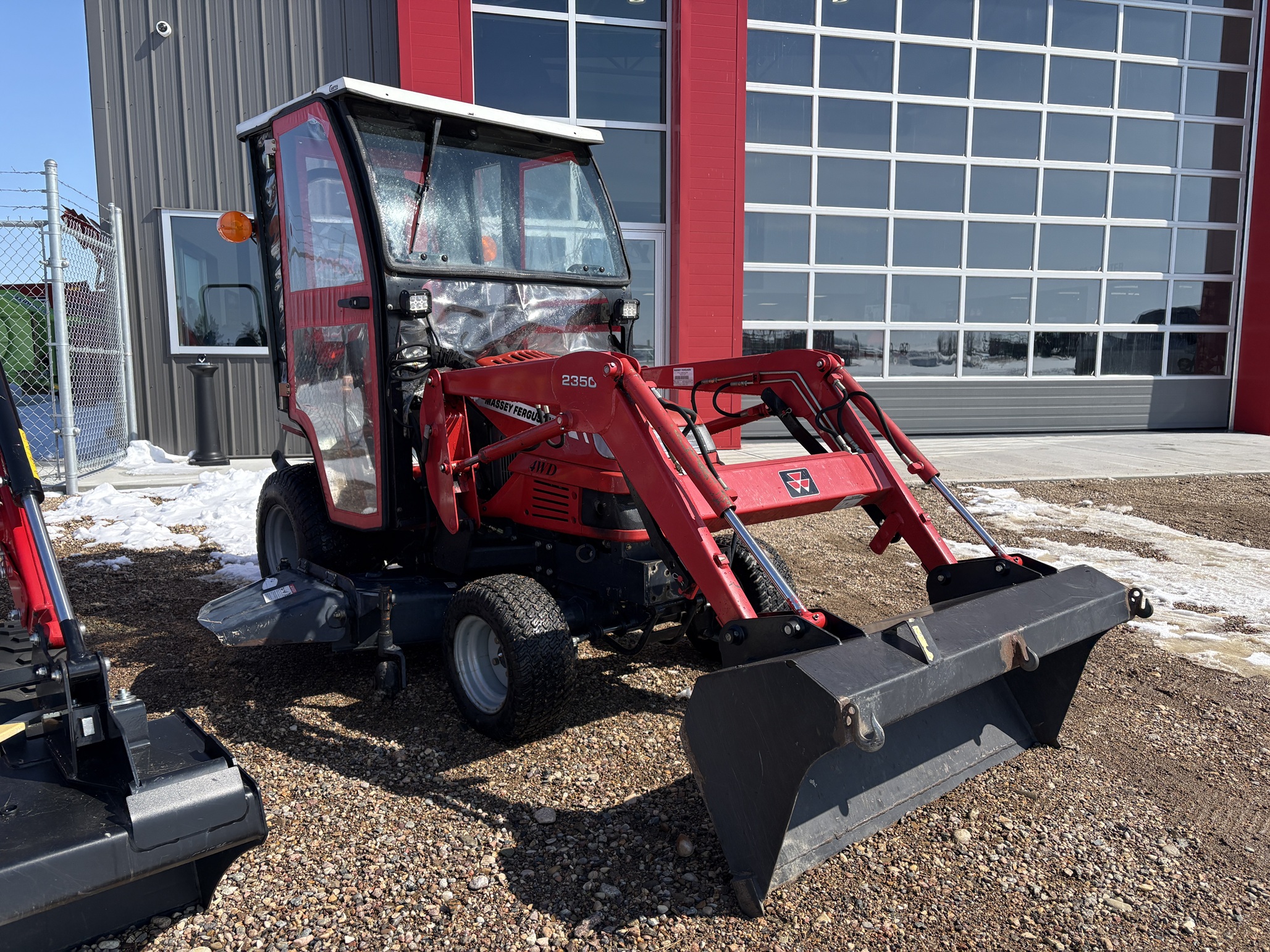 2007 Massey Ferguson GC2300 Tractor