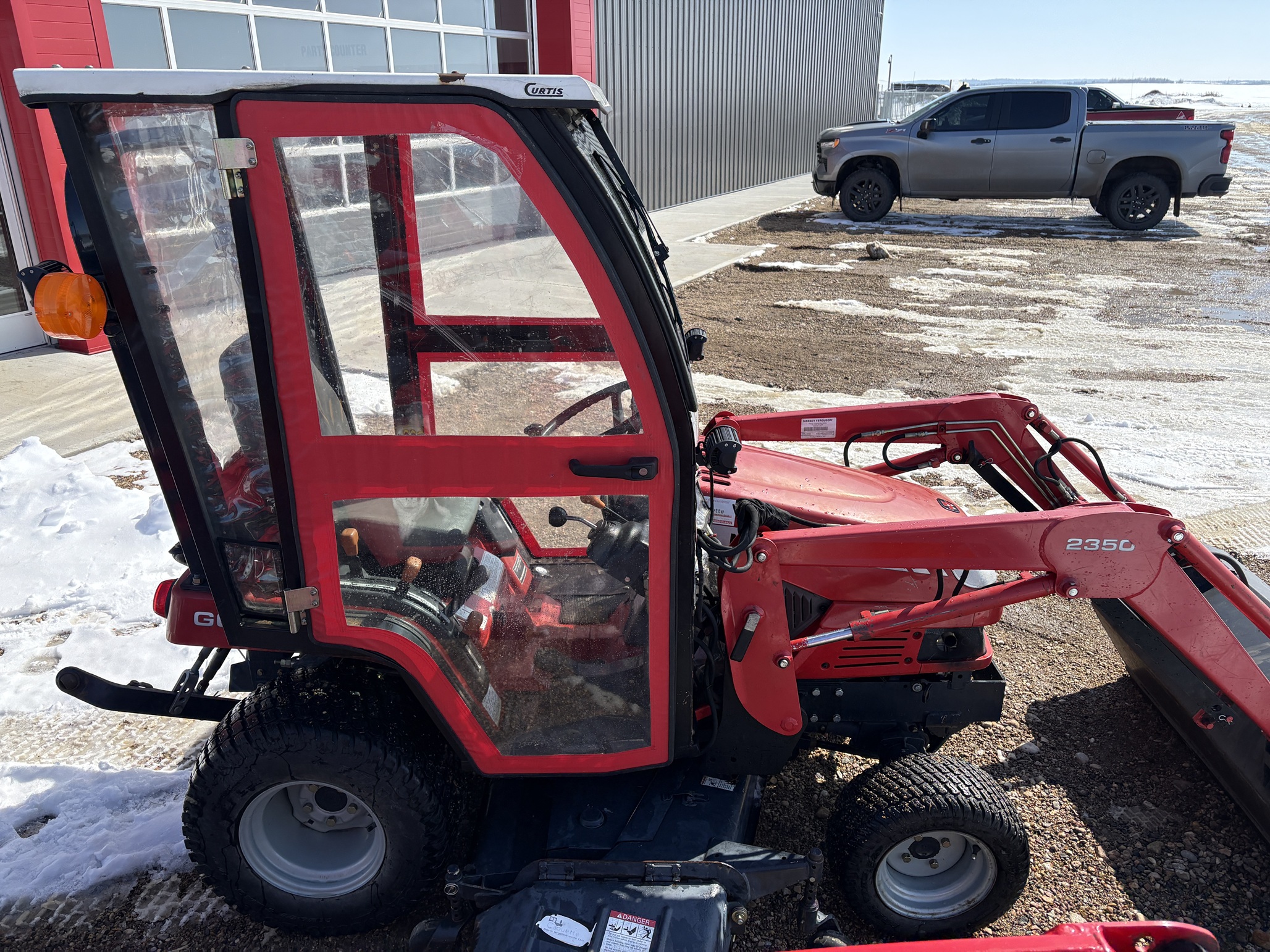 2007 Massey Ferguson GC2300 Tractor