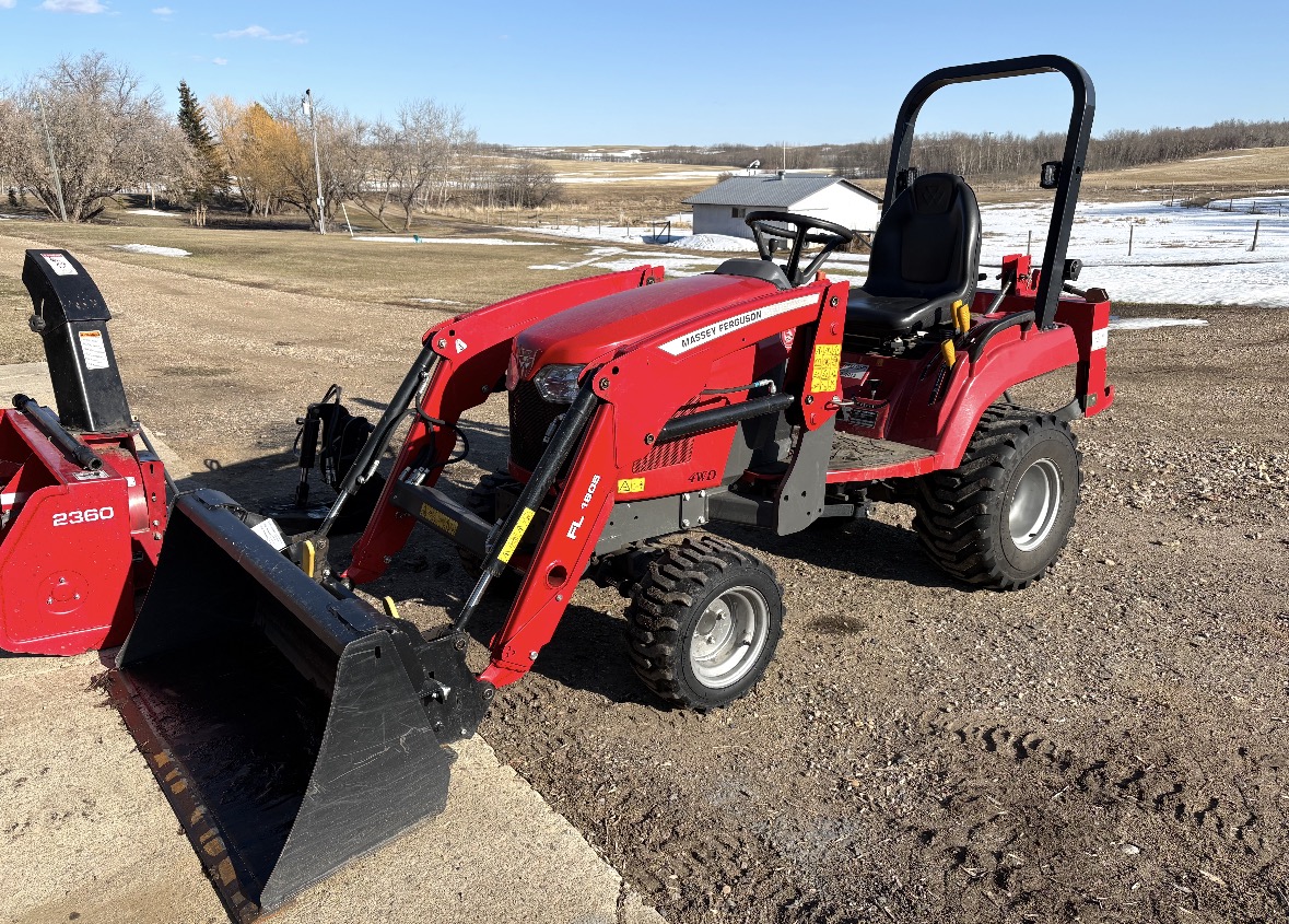 2021 Massey Ferguson GC1723E Tractor