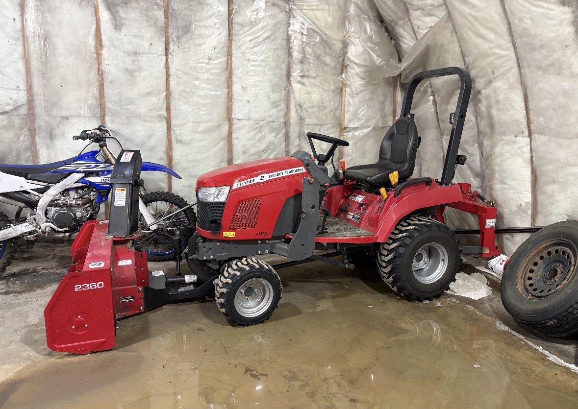 2021 Massey Ferguson GC1723E Tractor