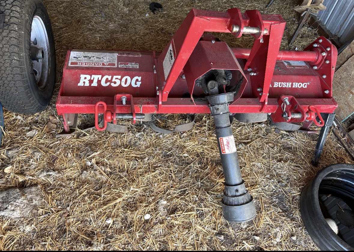 2021 Massey Ferguson GC1723E Tractor