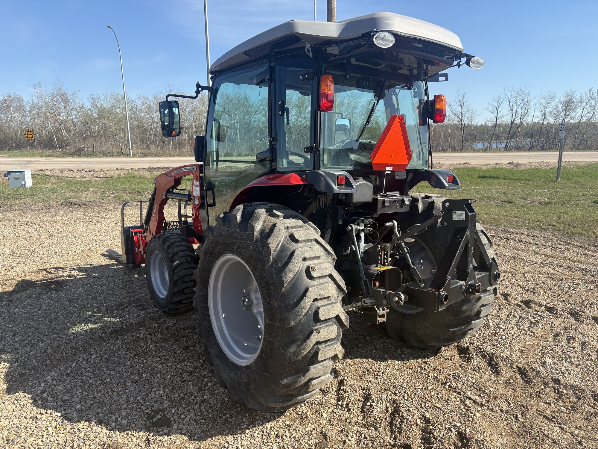2019 Massey Ferguson 1735M Tractor