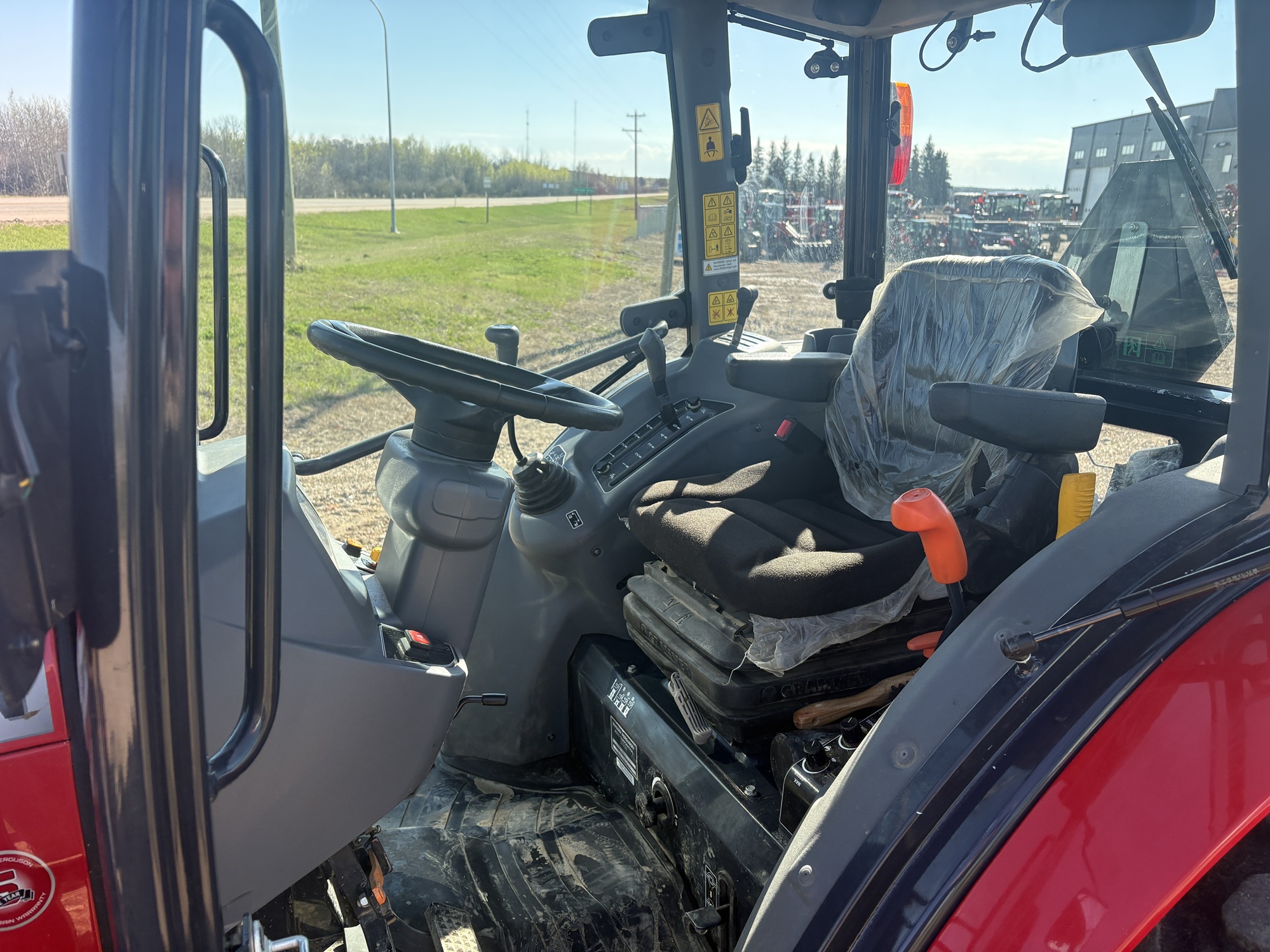 2019 Massey Ferguson 1735M Tractor