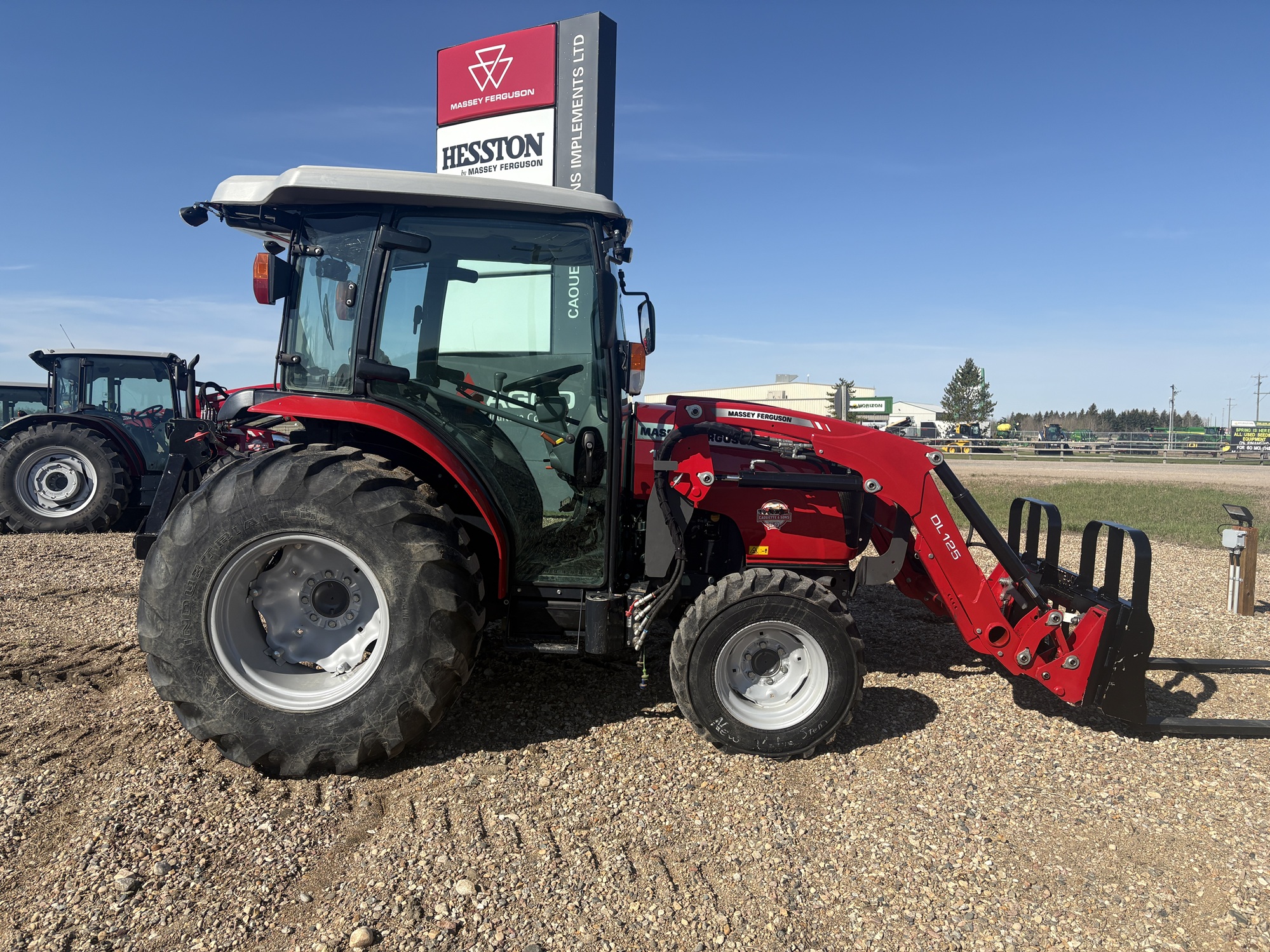 2019 Massey Ferguson 1735M Tractor