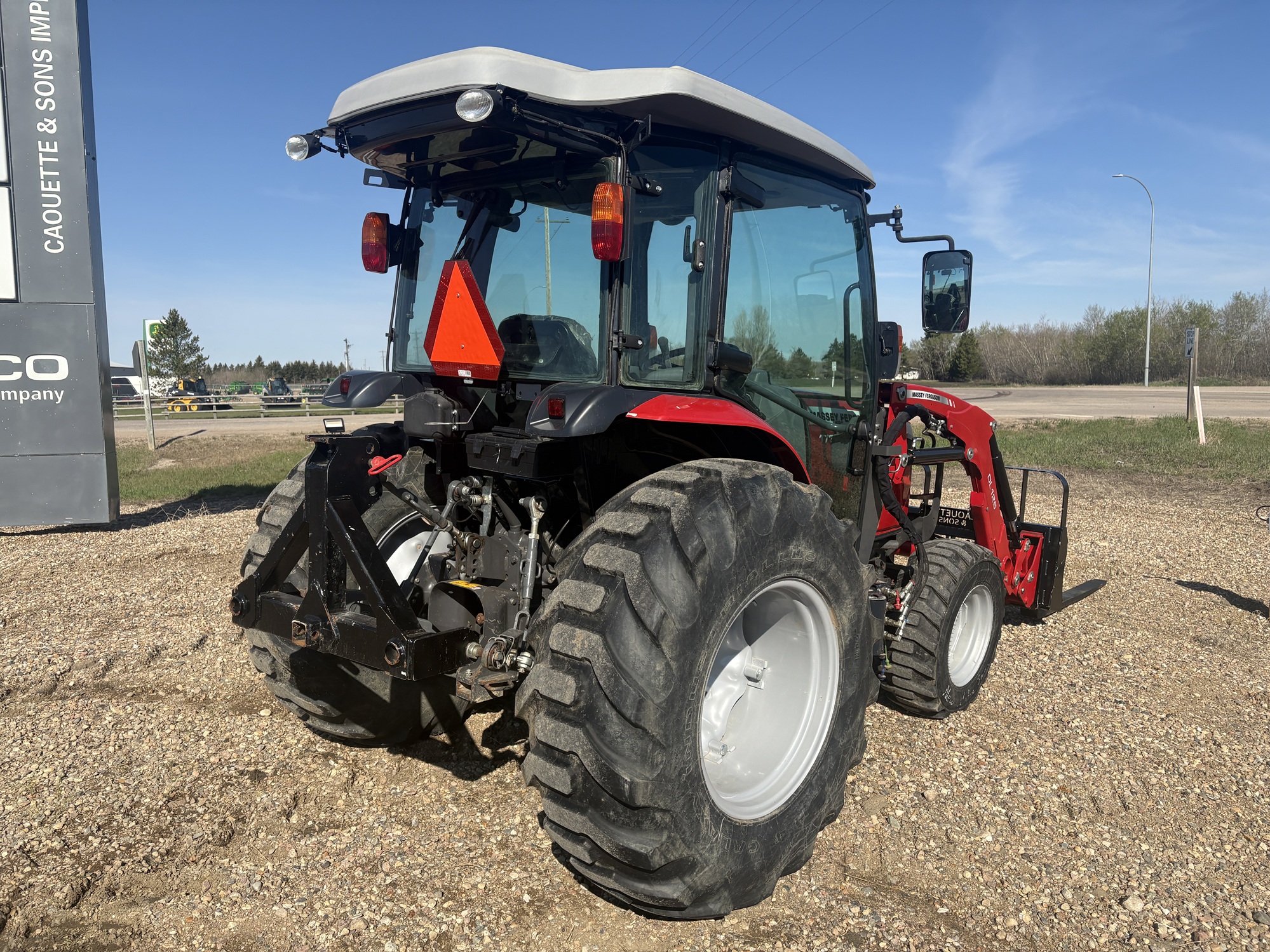 2019 Massey Ferguson 1735M Tractor