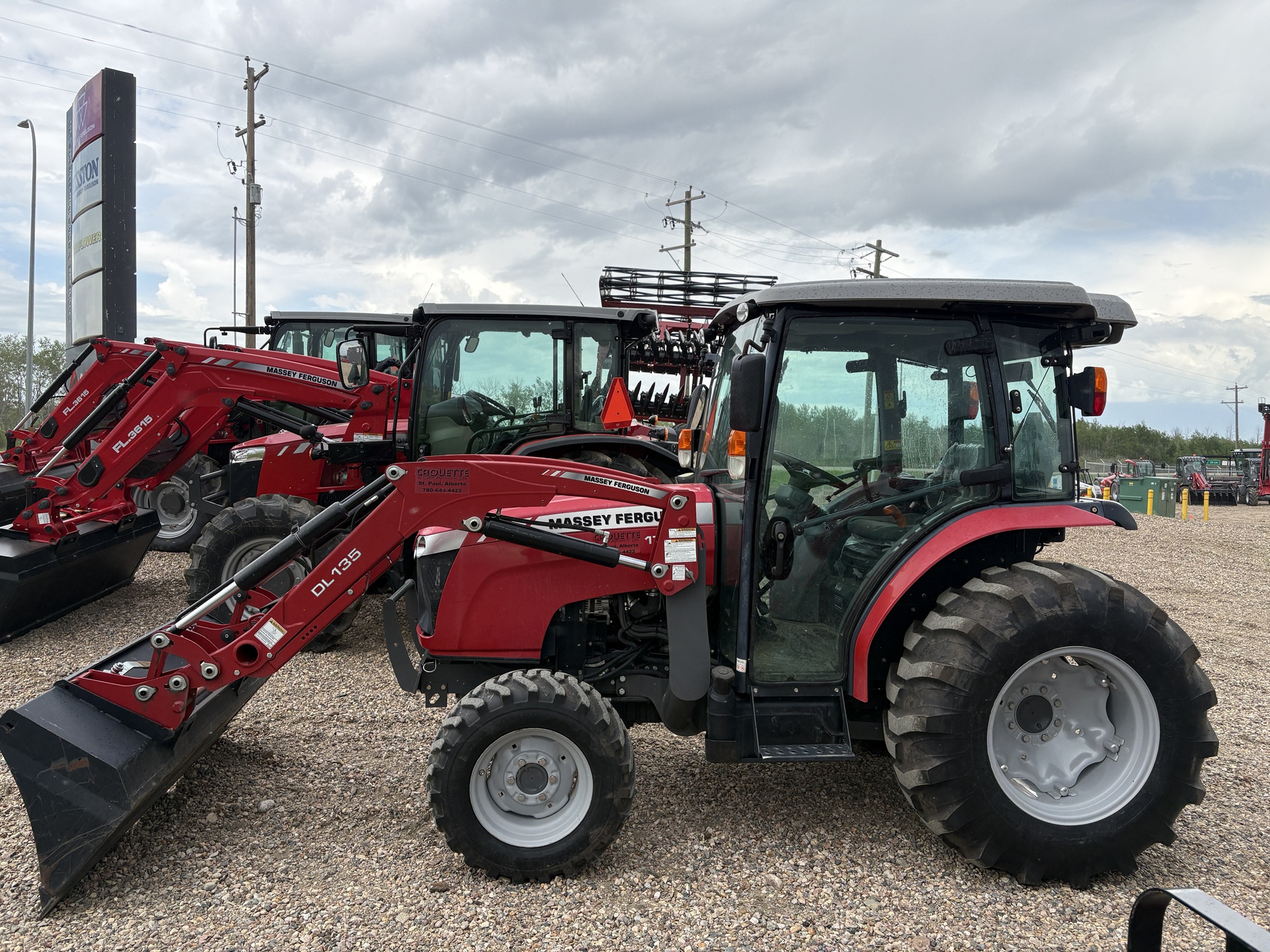 2016 Massey Ferguson 1754 Tractor