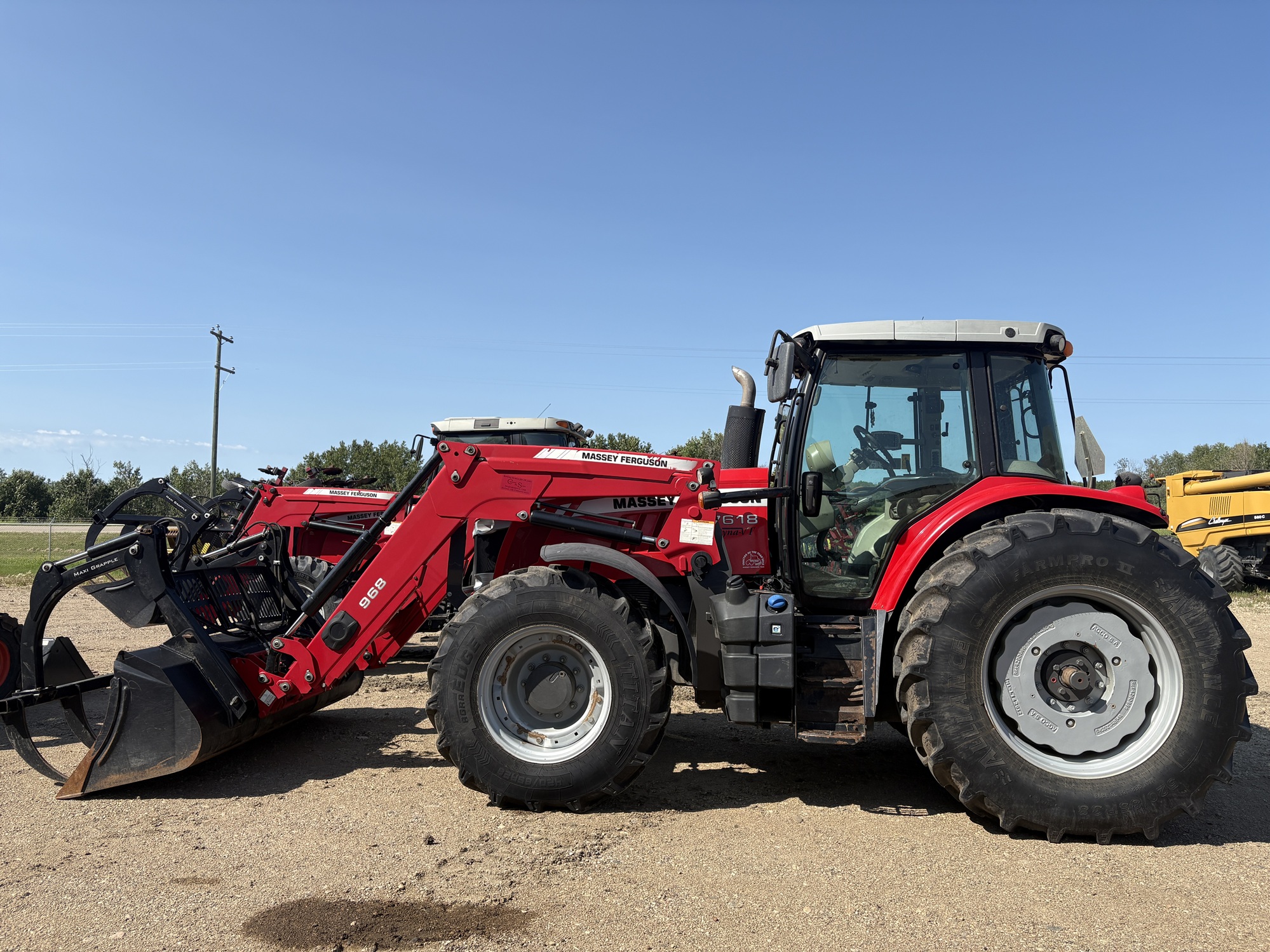 2013 Massey Ferguson 7618 Deluxe Tractor