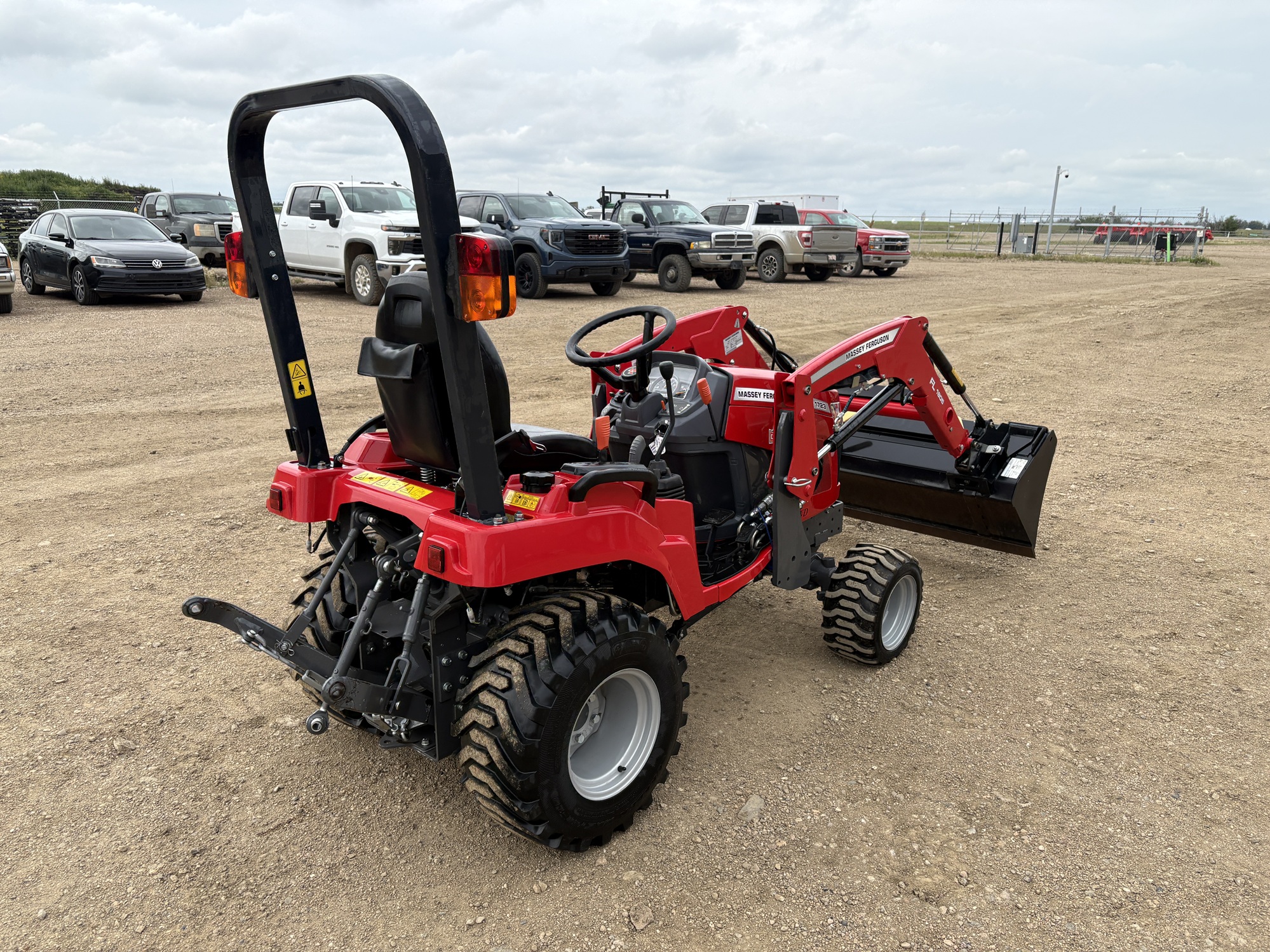 2023 Massey Ferguson GC1723E Tractor