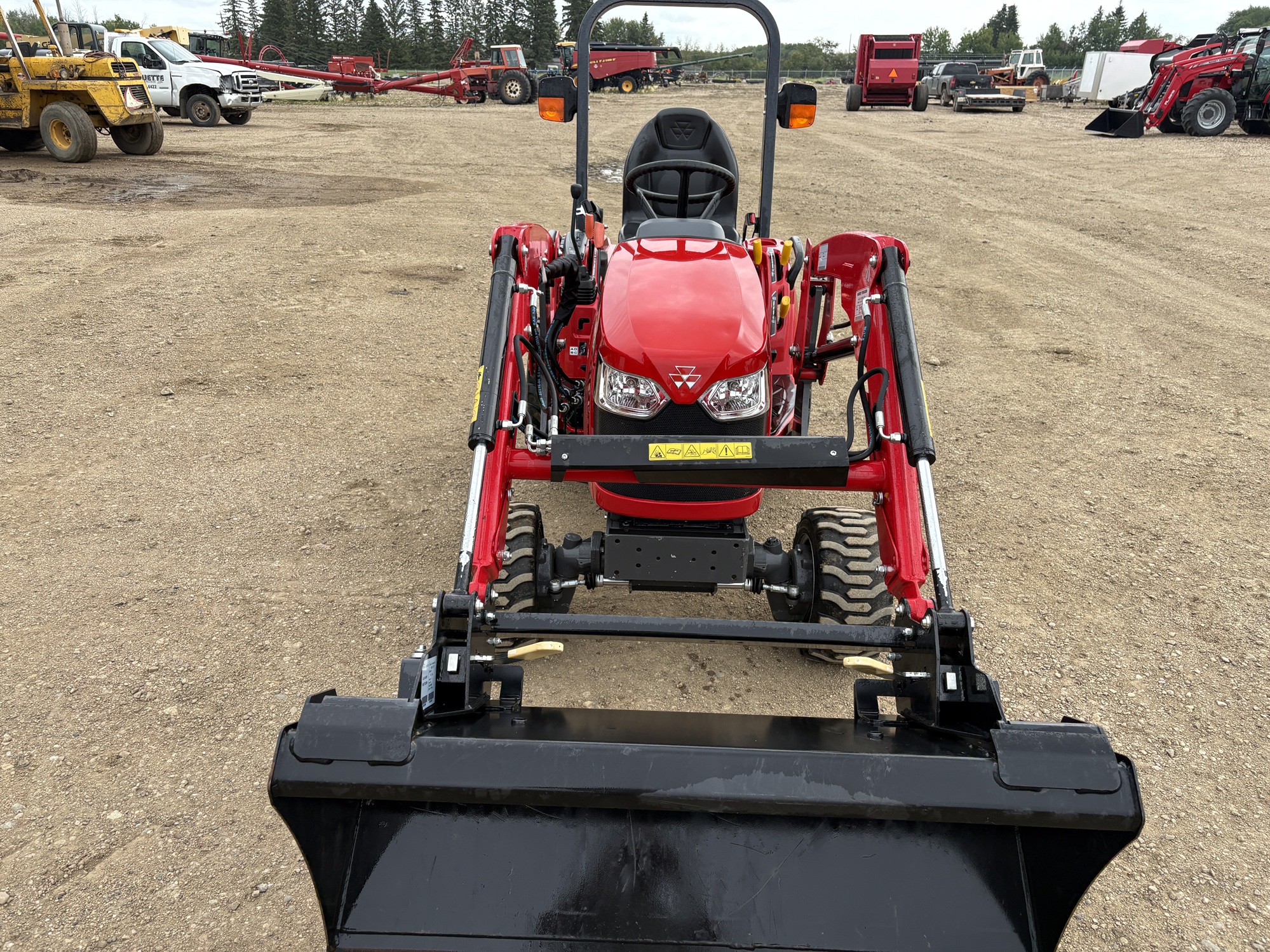 2023 Massey Ferguson GC1723E Tractor