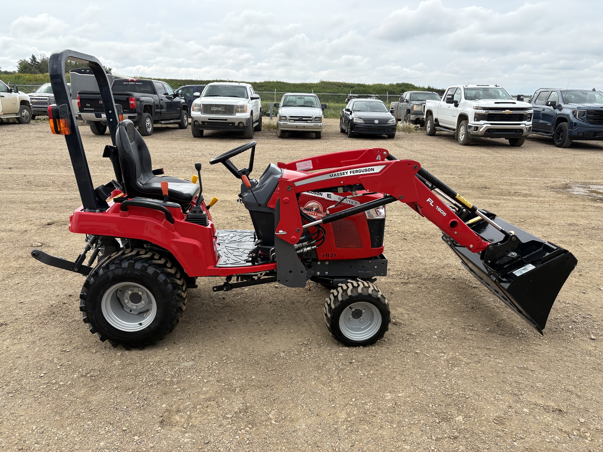 2023 Massey Ferguson GC1723E Tractor
