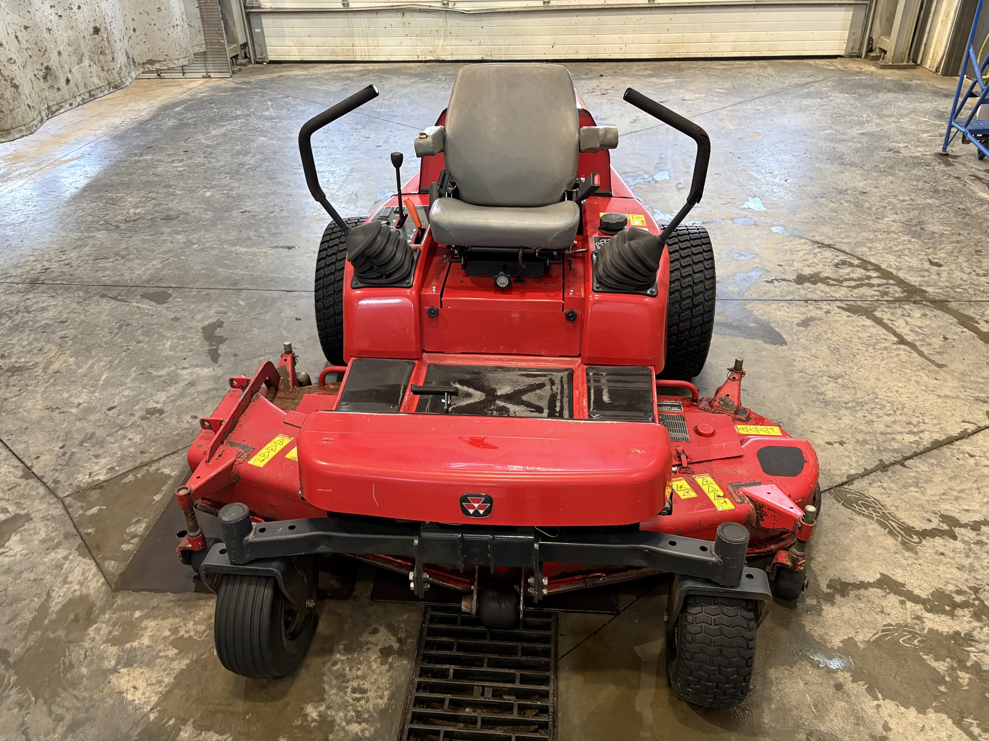 2012 Massey Ferguson ZT29 Mower/Zero Turn