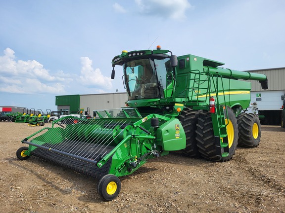 2018 John Deere S790 Combine