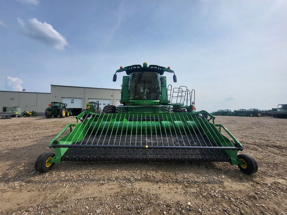 2018 John Deere S790 Combine