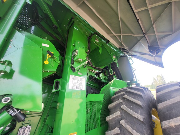 2018 John Deere S790 Combine