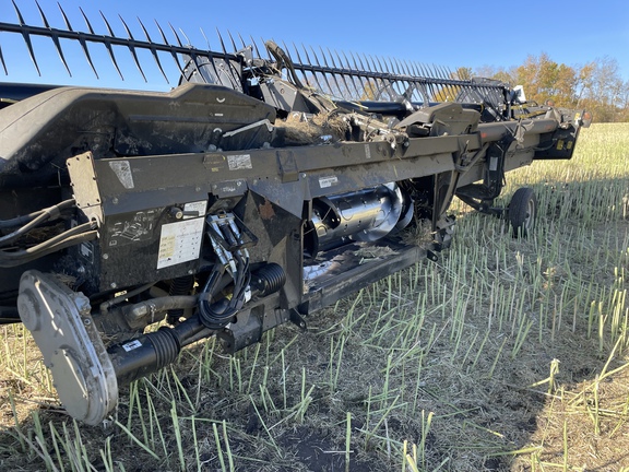 2018 MacDon FD75 Header Combine