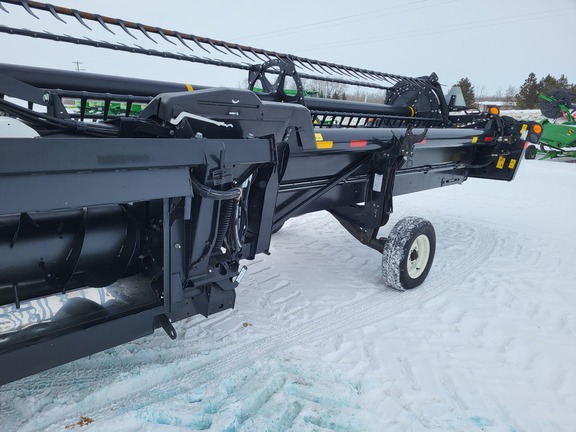 2018 MacDon FD75 Header Combine