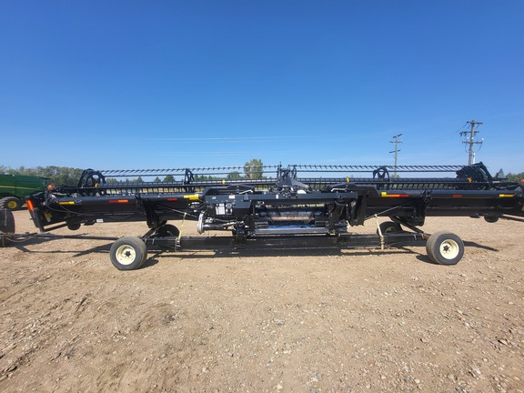 2017 MacDon FD75-40 Header Combine