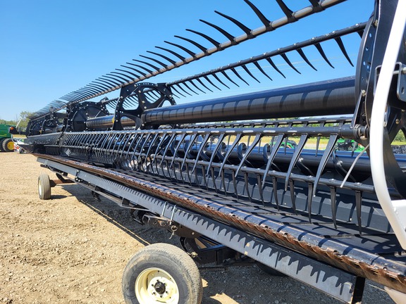 2017 MacDon FD75-40 Header Combine