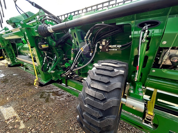 2023 John Deere HD35R Header Combine