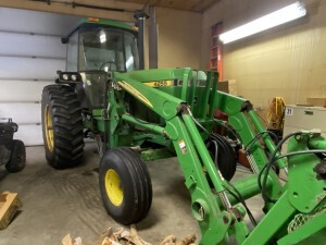 1989 John Deere 4255 Tractor