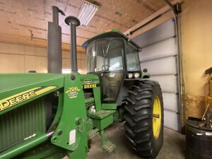 1989 John Deere 4255 Tractor