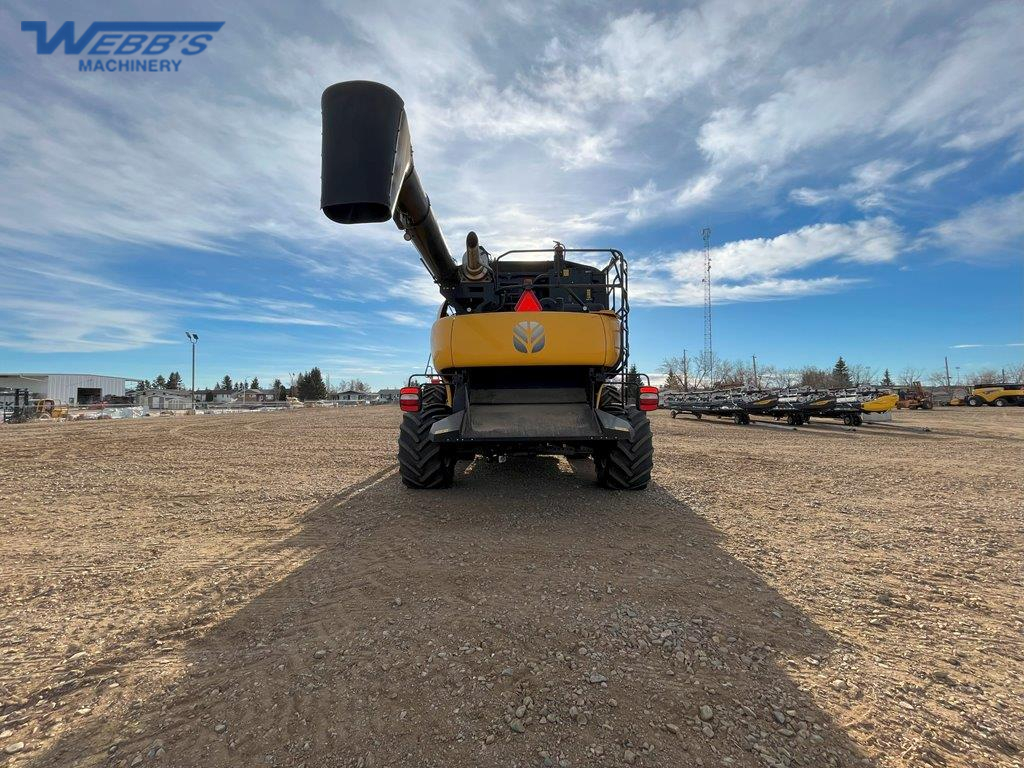 2021 New Holland CR9.90 Combine