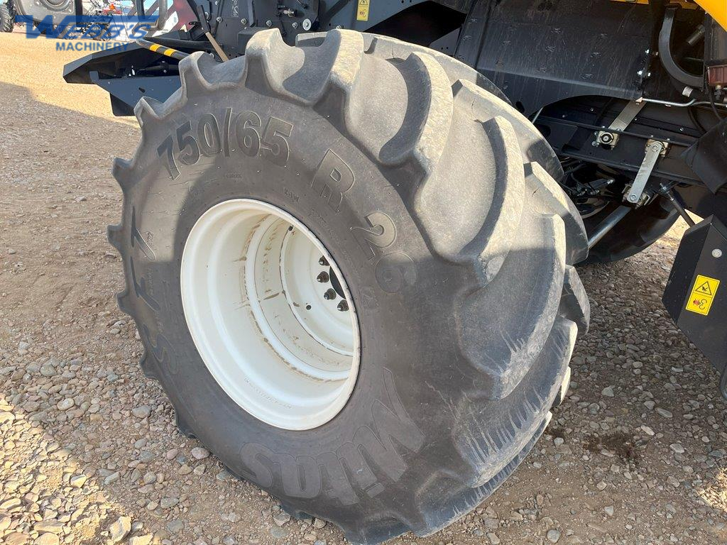 2021 New Holland CR9.90 Combine