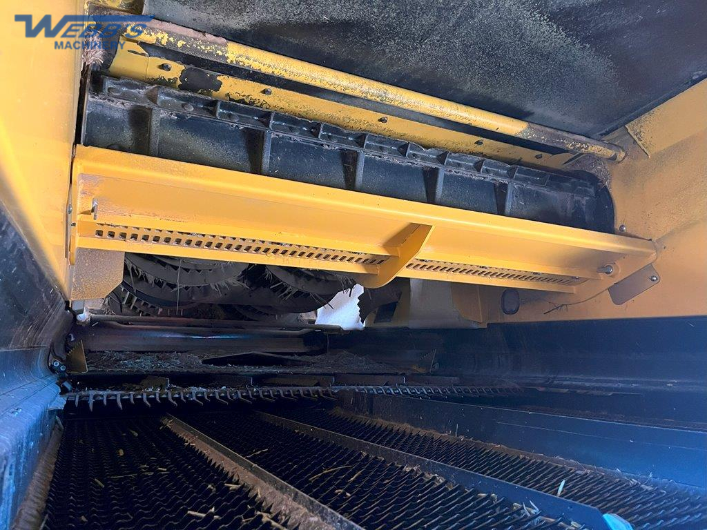 2021 New Holland CR9.90 Combine