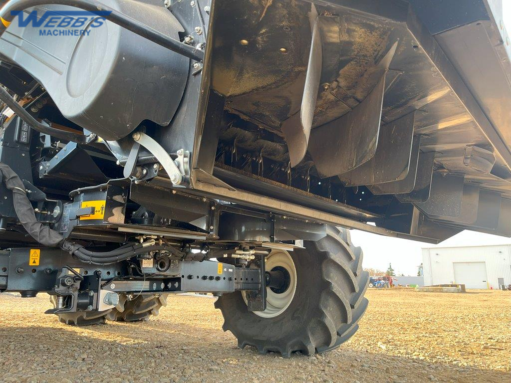 2021 New Holland CR9.90 Combine