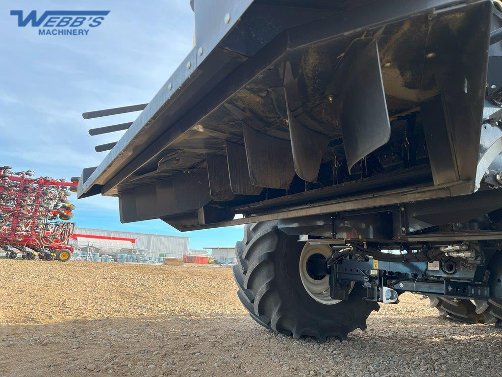 2021 New Holland CR9.90 Combine