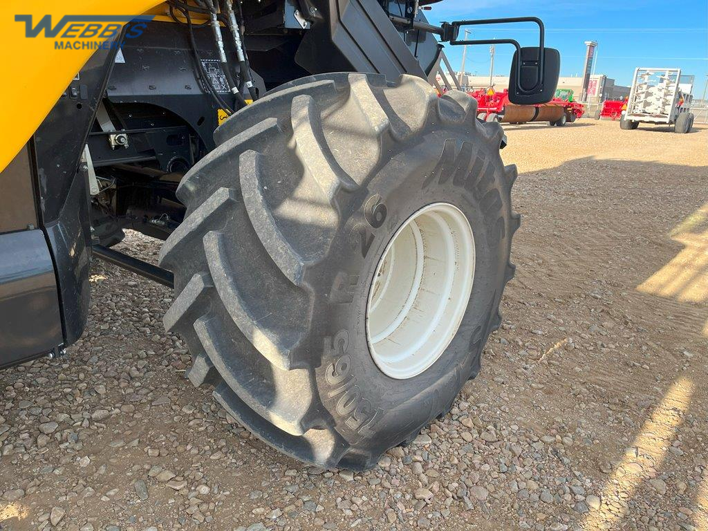 2021 New Holland CR9.90 Combine