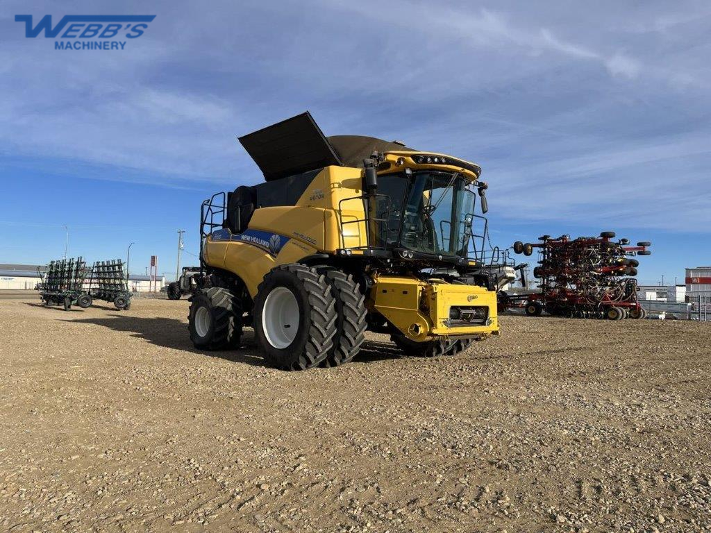 2021 New Holland CR9.90 Combine