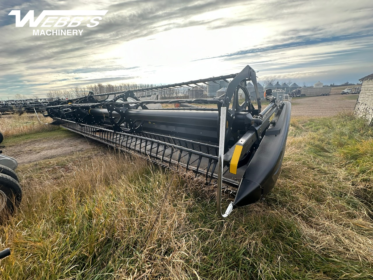 2018 MacDon FD75-35 Header Combine