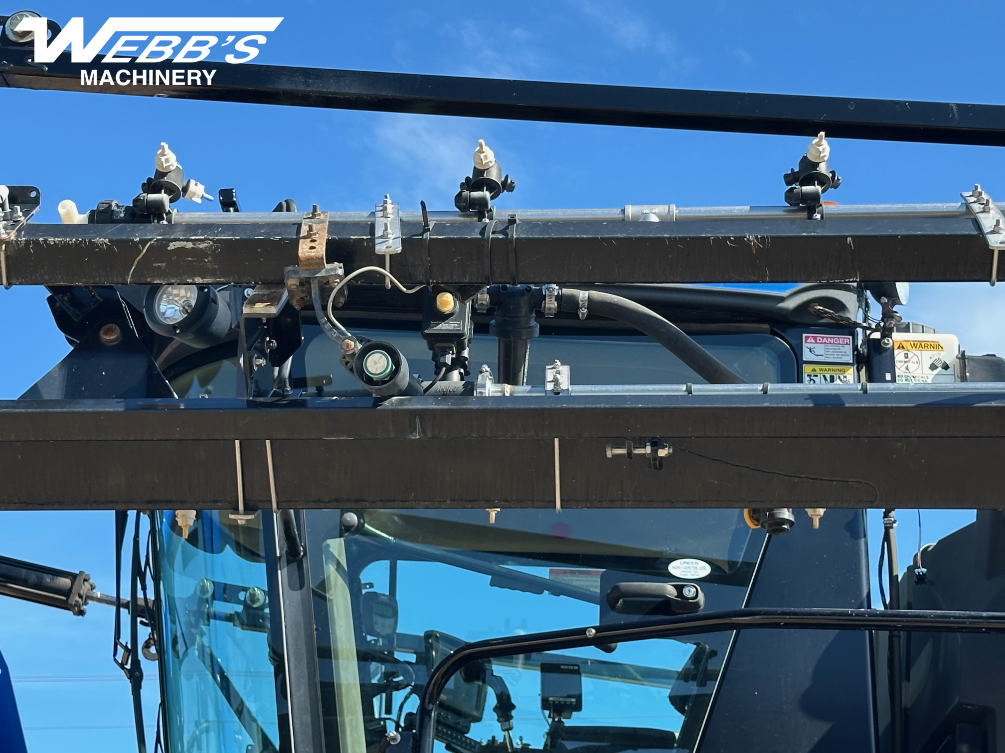 New Holland SP.275F Sprayer/High Clearance