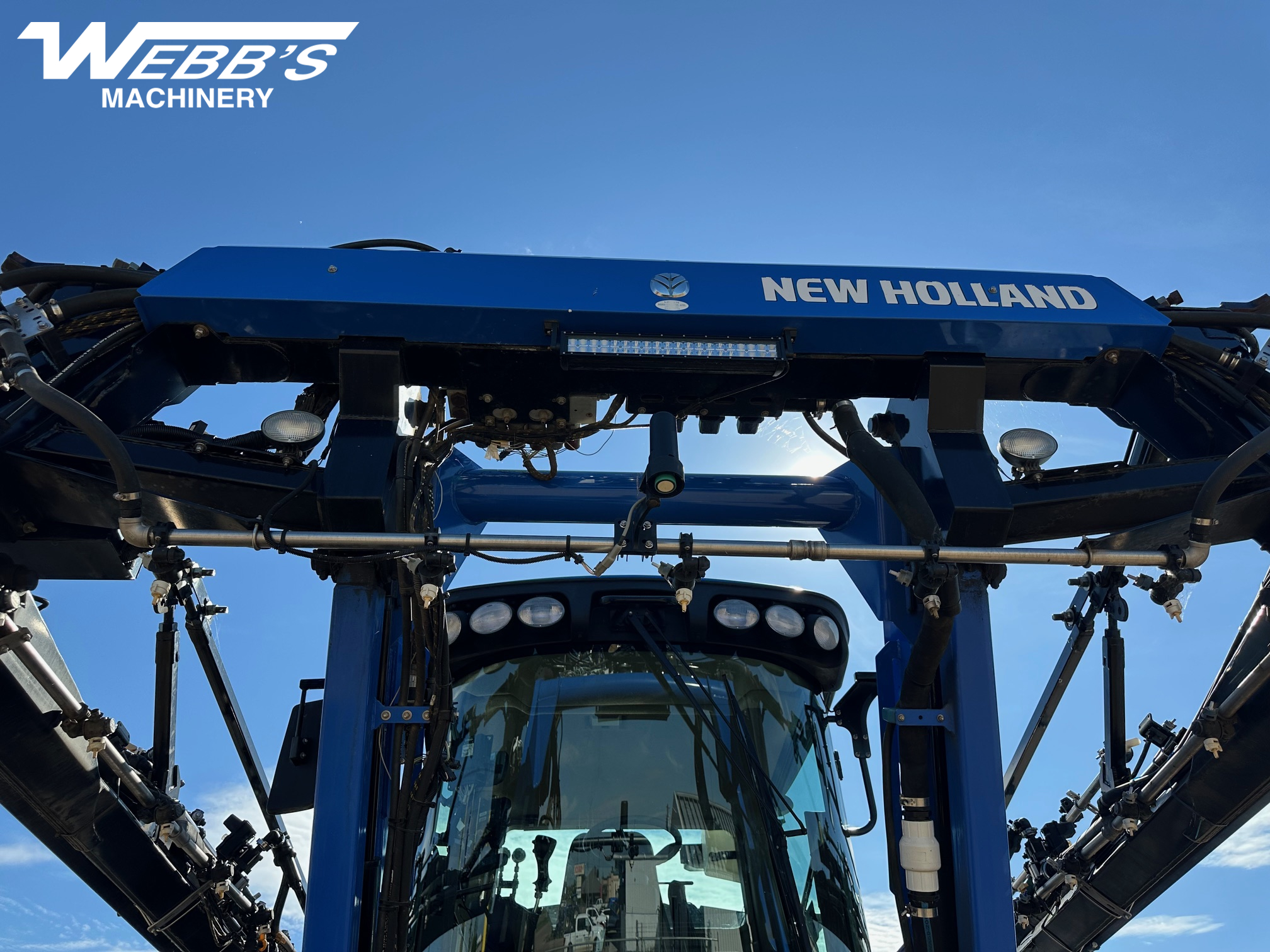 New Holland SP.275F Sprayer/High Clearance