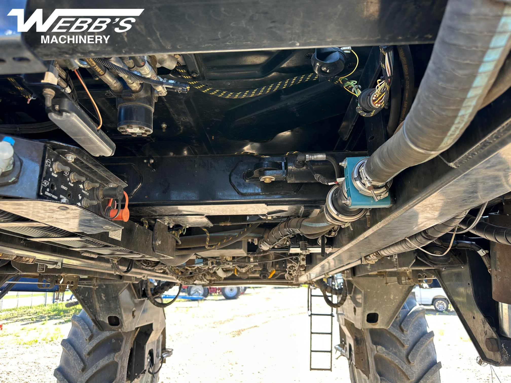 New Holland SP.275F Sprayer/High Clearance