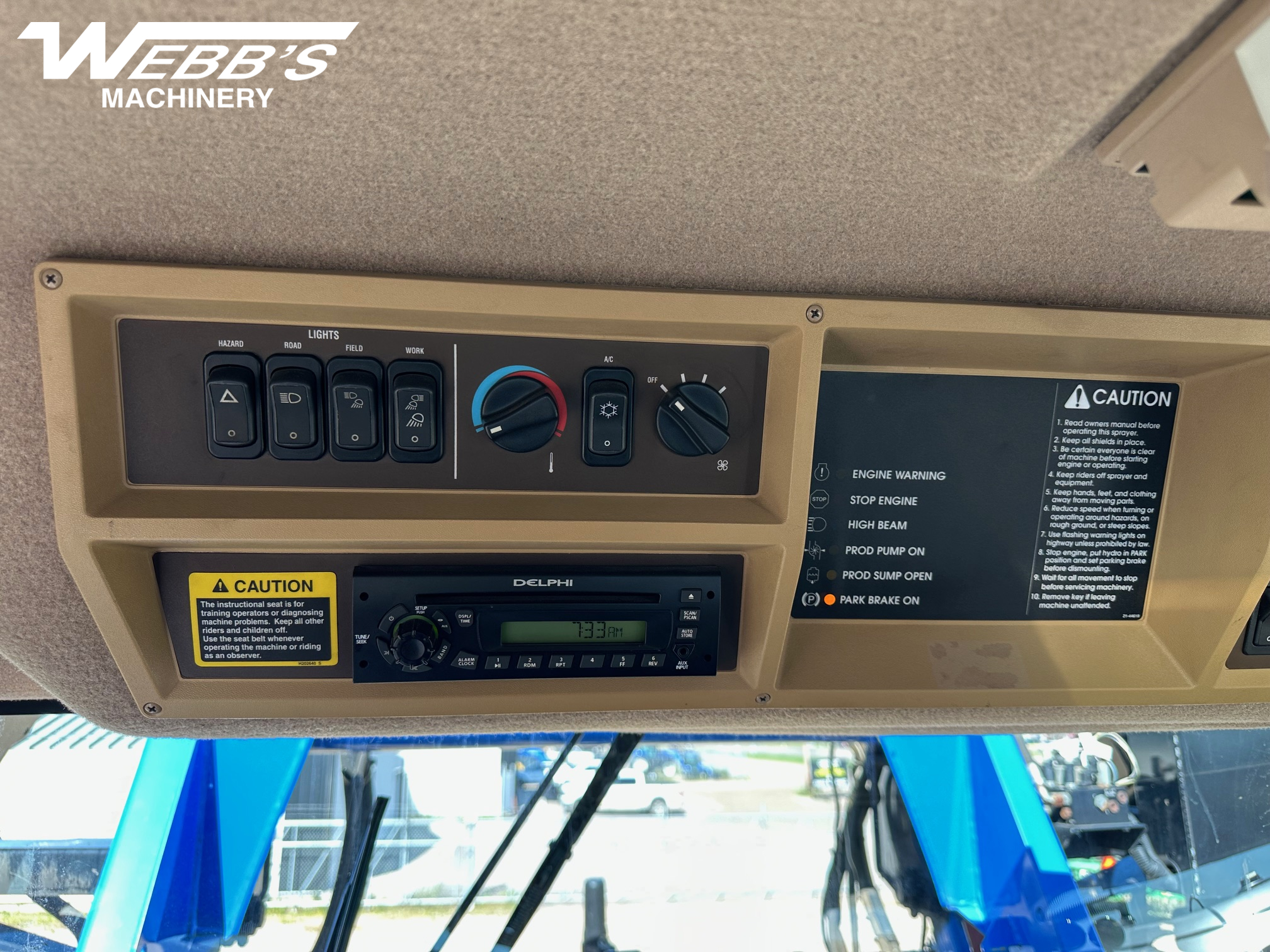 New Holland SP.275F Sprayer/High Clearance