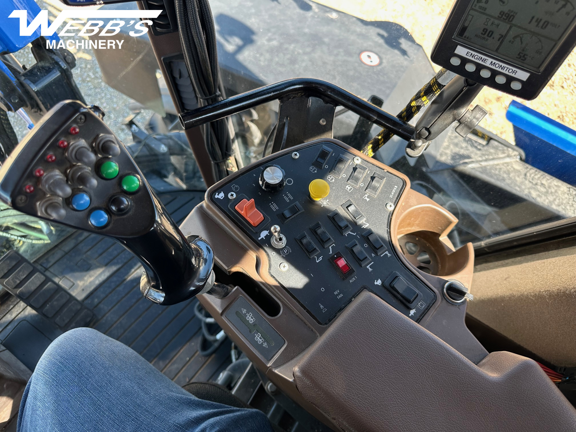 New Holland SP.275F Sprayer/High Clearance