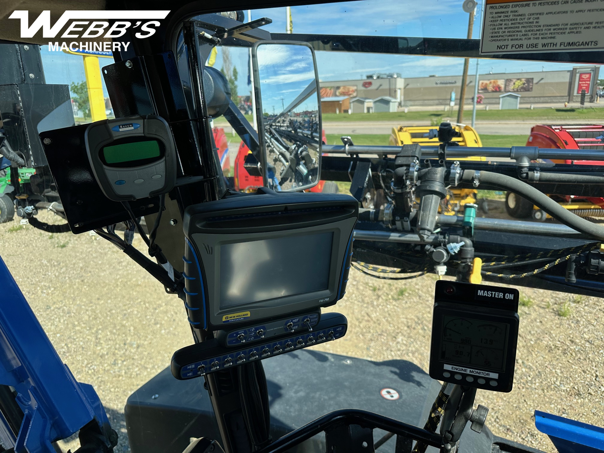 New Holland SP.275F Sprayer/High Clearance