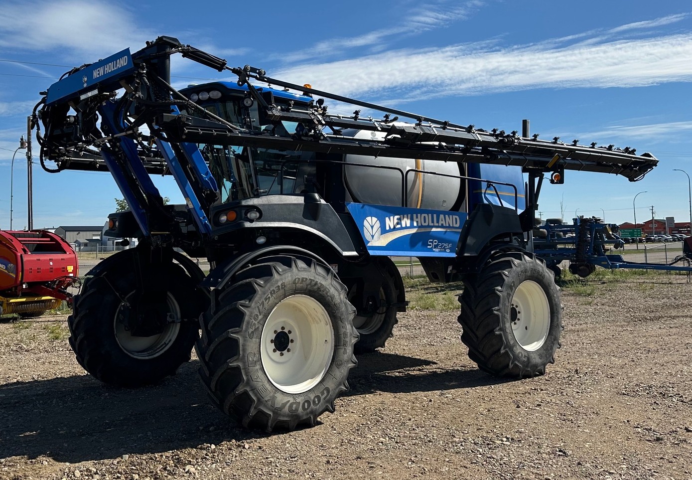 New Holland SP.275F Sprayer/High Clearance