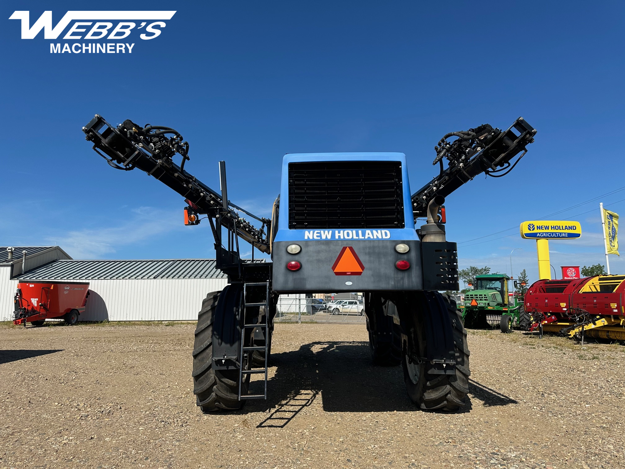 New Holland SP.275F Sprayer/High Clearance