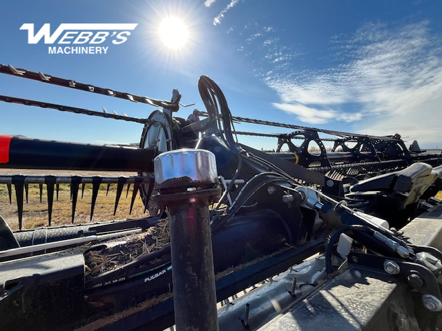 2018 MacDon FD140 Header Combine