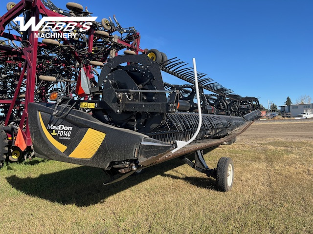 2018 MacDon FD140 Header Combine