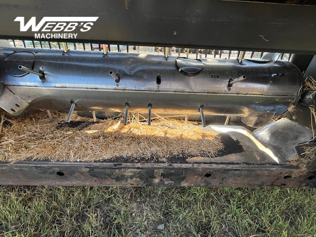 2018 MacDon FD140 Header Combine