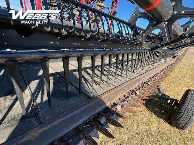 2018 MacDon FD140 Header Combine