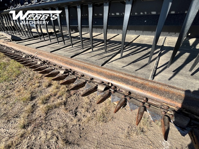 2018 MacDon FD140 Header Combine