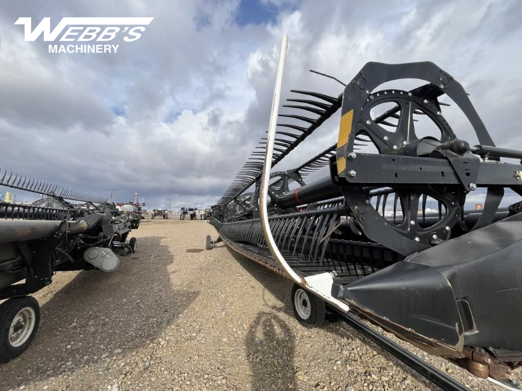 2018 MacDon FD140 Header Combine